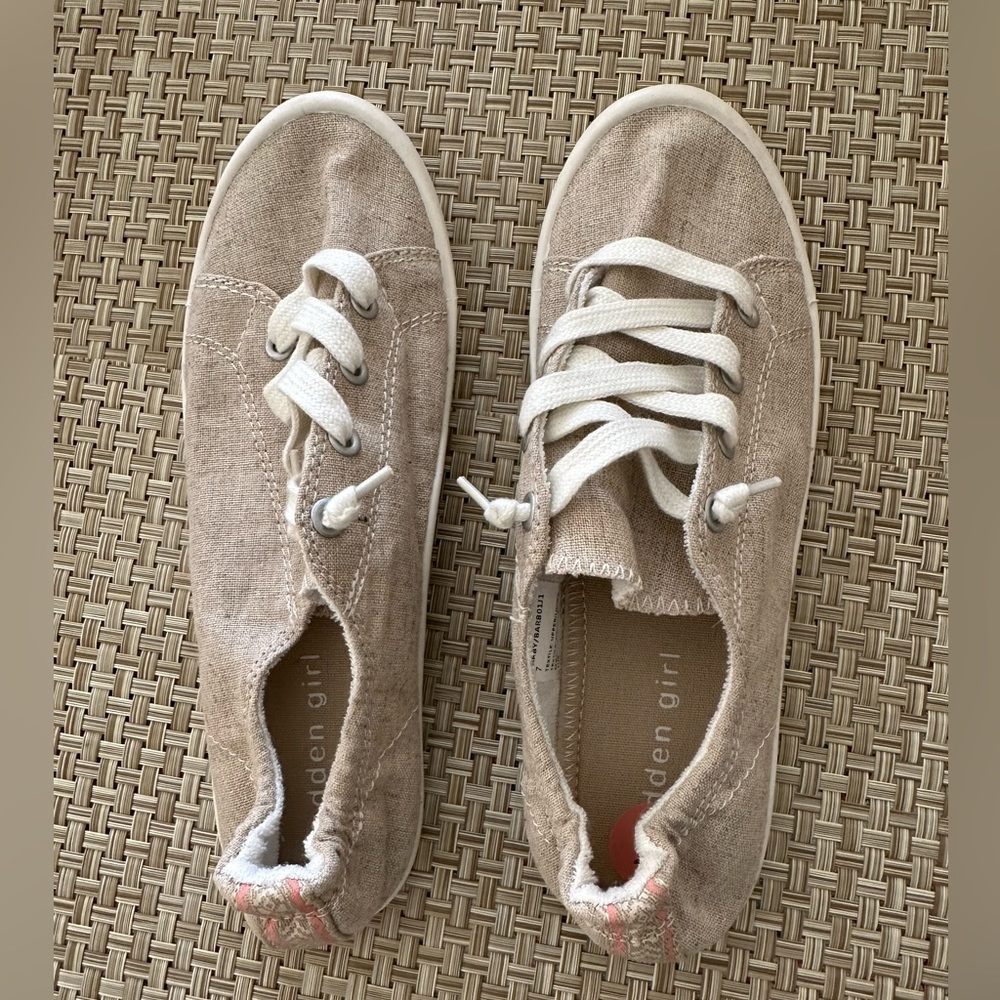 Madden girl tennis shoes